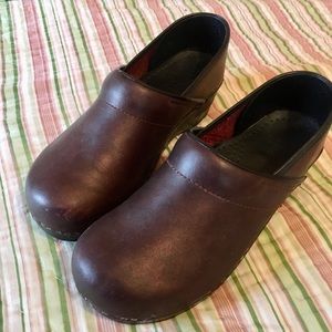DANSKO WOMANS SHOES BRAND NEW SIZE 9.5